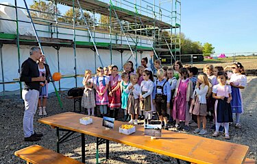 Neues Kinderhaus in der Mitterlängstraße – Richtfest gefeiert Foto Neues Kinderhaus in der Mitterlängstraße – Richtfest gefeiert Foto